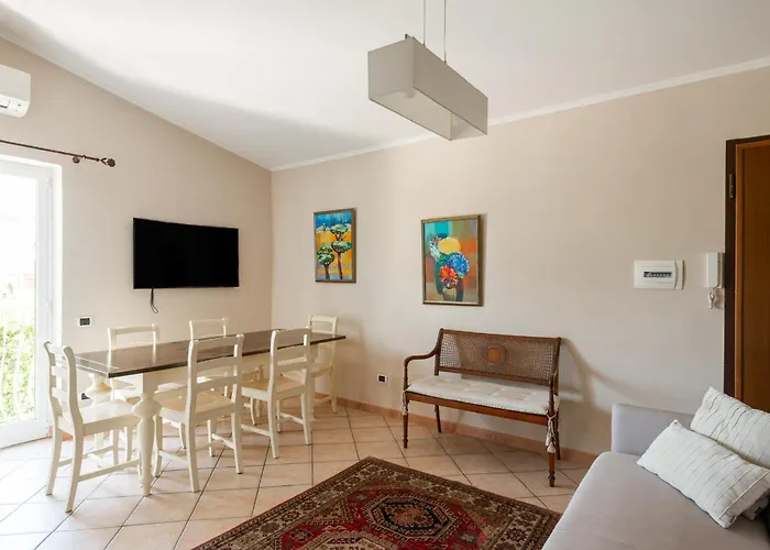 Casa dei Sogni - private house in villa with swimming pool