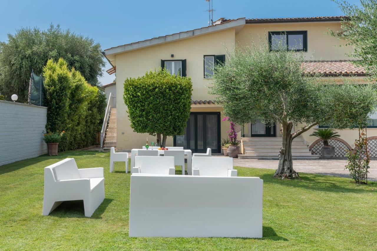 Villa Luxury Duplex In With Private Pool - Near Rome & Lido di Ostia