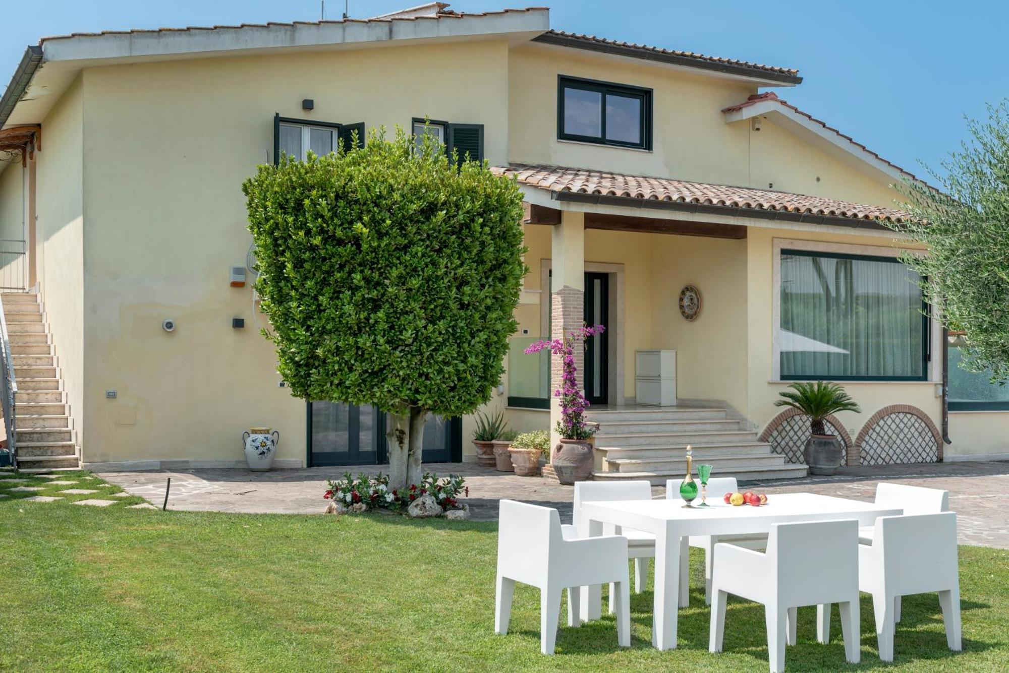 Luxury Duplex In With Private Pool - Near Rome & Villa Lido di Ostia