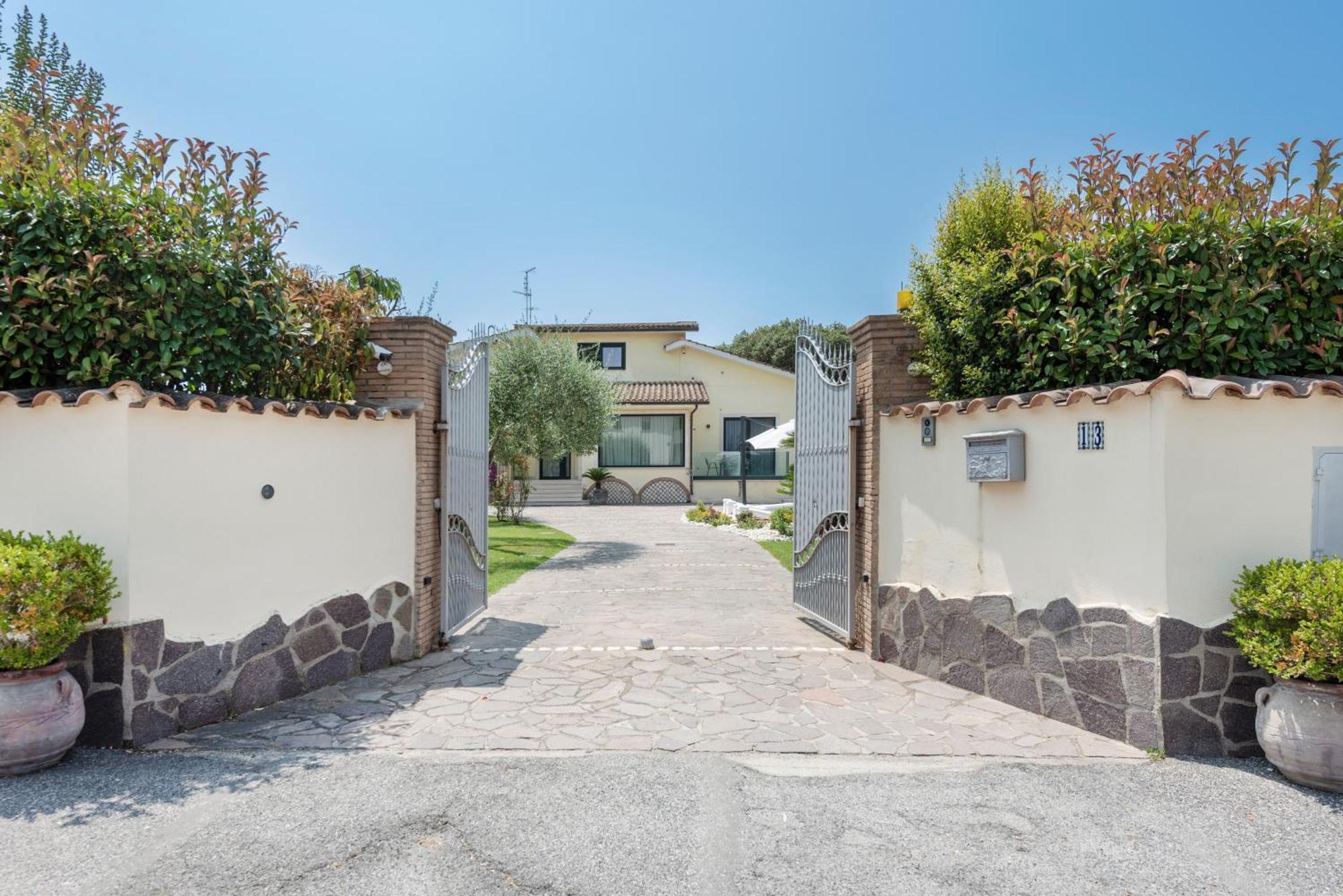 Luxury Duplex In With Private Pool - Near Rome & Villa
