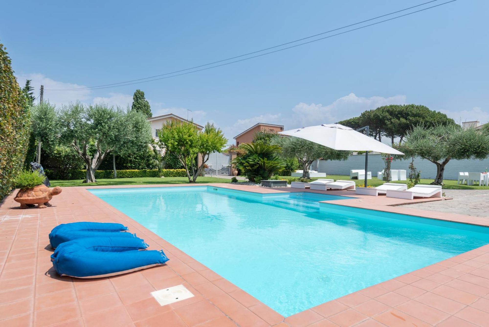 Luxury Duplex In With Private Pool - Near Rome & * Lido di Ostia